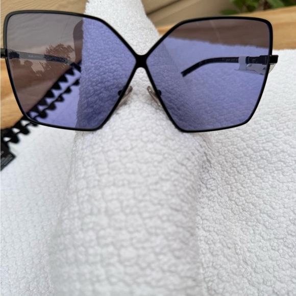 Prada Black and Blue Geometric Sunglasses - Picture 14 of 17